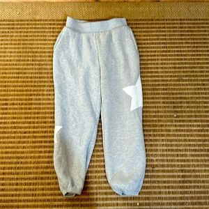 I am selling kids sweatpants. The color is a light gray and it’s a size small